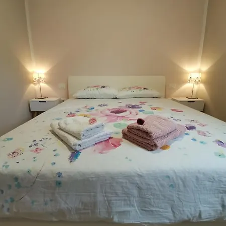 Apartma Vrtnica דירה *