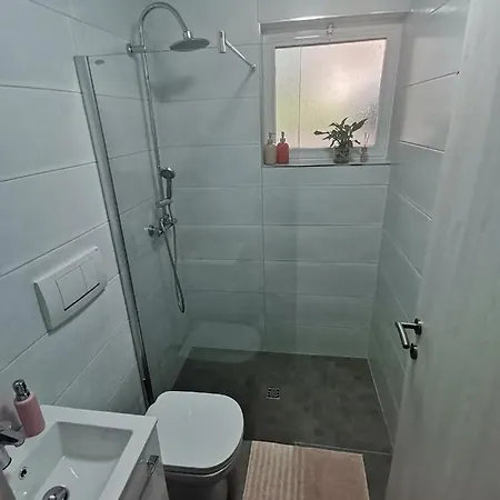 Apartment Apartma Vrtnica *