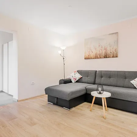 דירה Apartma Vrtnica בובק