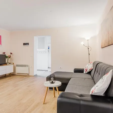 דירה Apartma Vrtnica