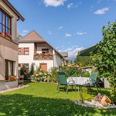 Apartma Vrtnica