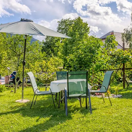 Apartma Vrtnica דירה