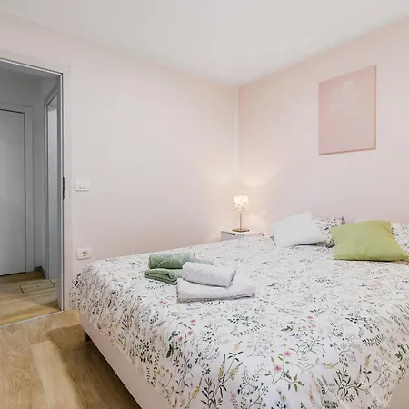 Apartma Vrtnica *